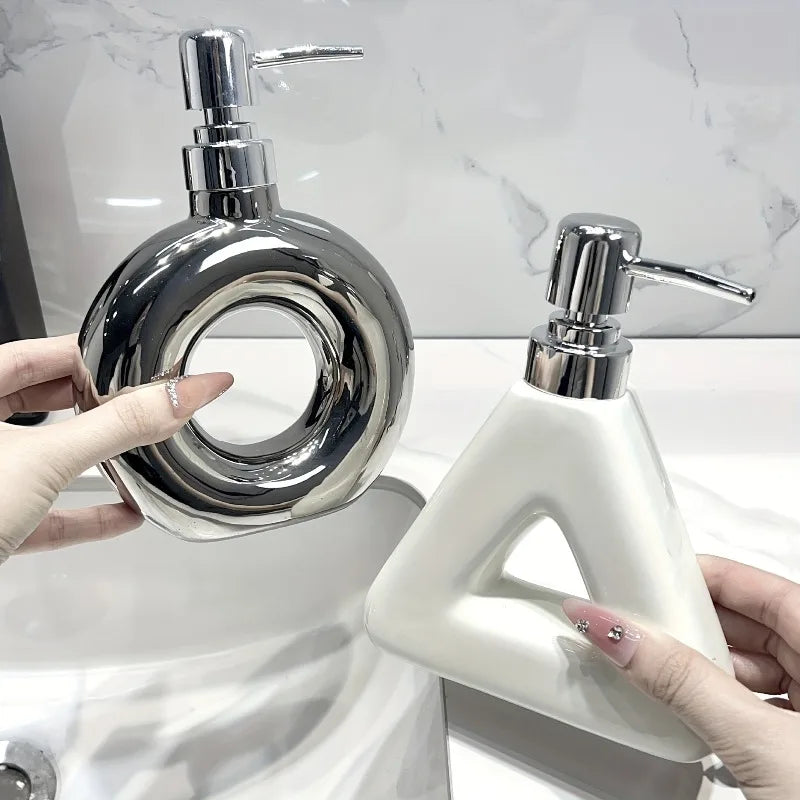 1 stks Creatieve Keramische Zeepdispenser Badkamer Douchegel Druk Fles Thuis Badkamer Vloeibare Zeep Hervulbare Container