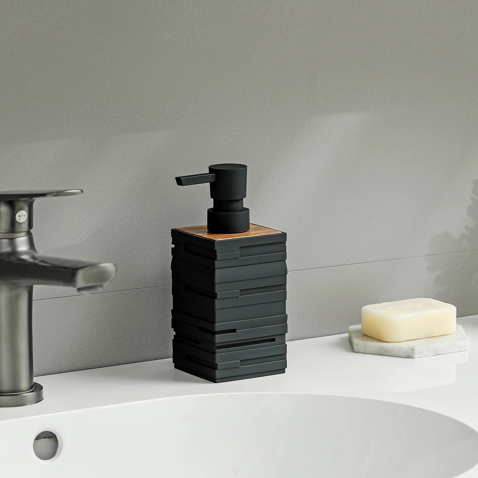 Matzwart met teakhout decoratie zeepdispenser voor badkamer keuken aanrecht vierkant grote capaciteit 10oz