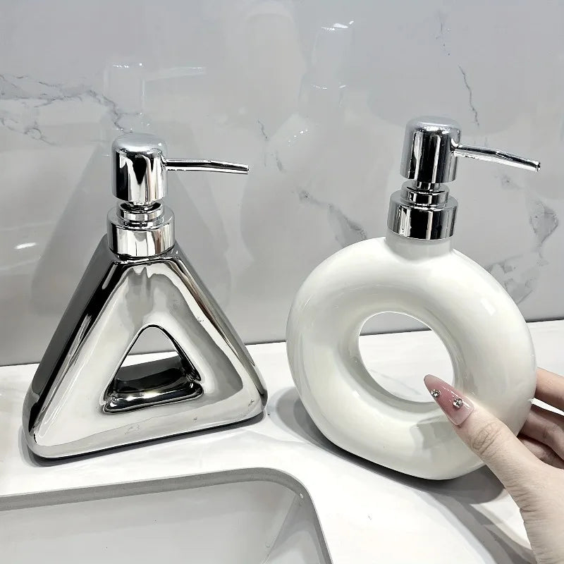 1 stks Creatieve Keramische Zeepdispenser Badkamer Douchegel Druk Fles Thuis Badkamer Vloeibare Zeep Hervulbare Container